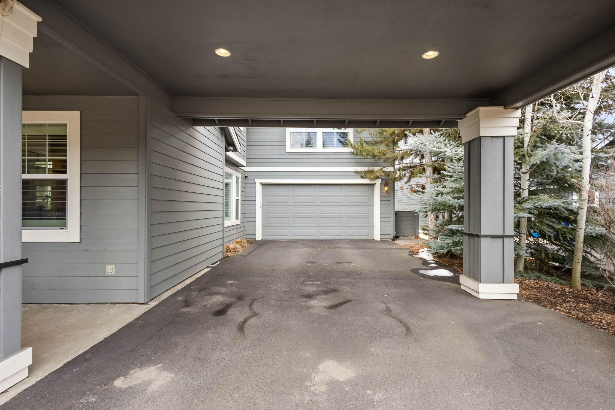 Bend, Oregon, 97702, United States, 4 Bedrooms Bedrooms, ,5 BathroomsBathrooms,Residential,Active,1726847