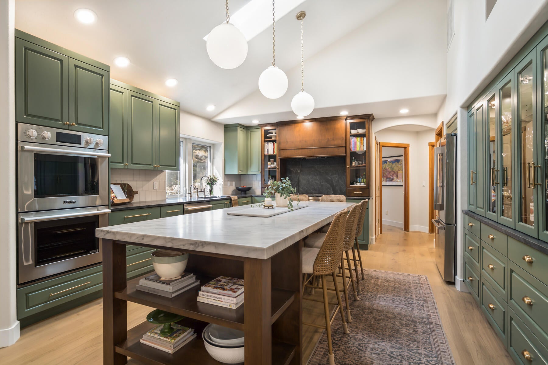 Bend, Oregon, 97703, United States, 5 Bedrooms Bedrooms, ,3 BathroomsBathrooms,Residential,Active,1972188