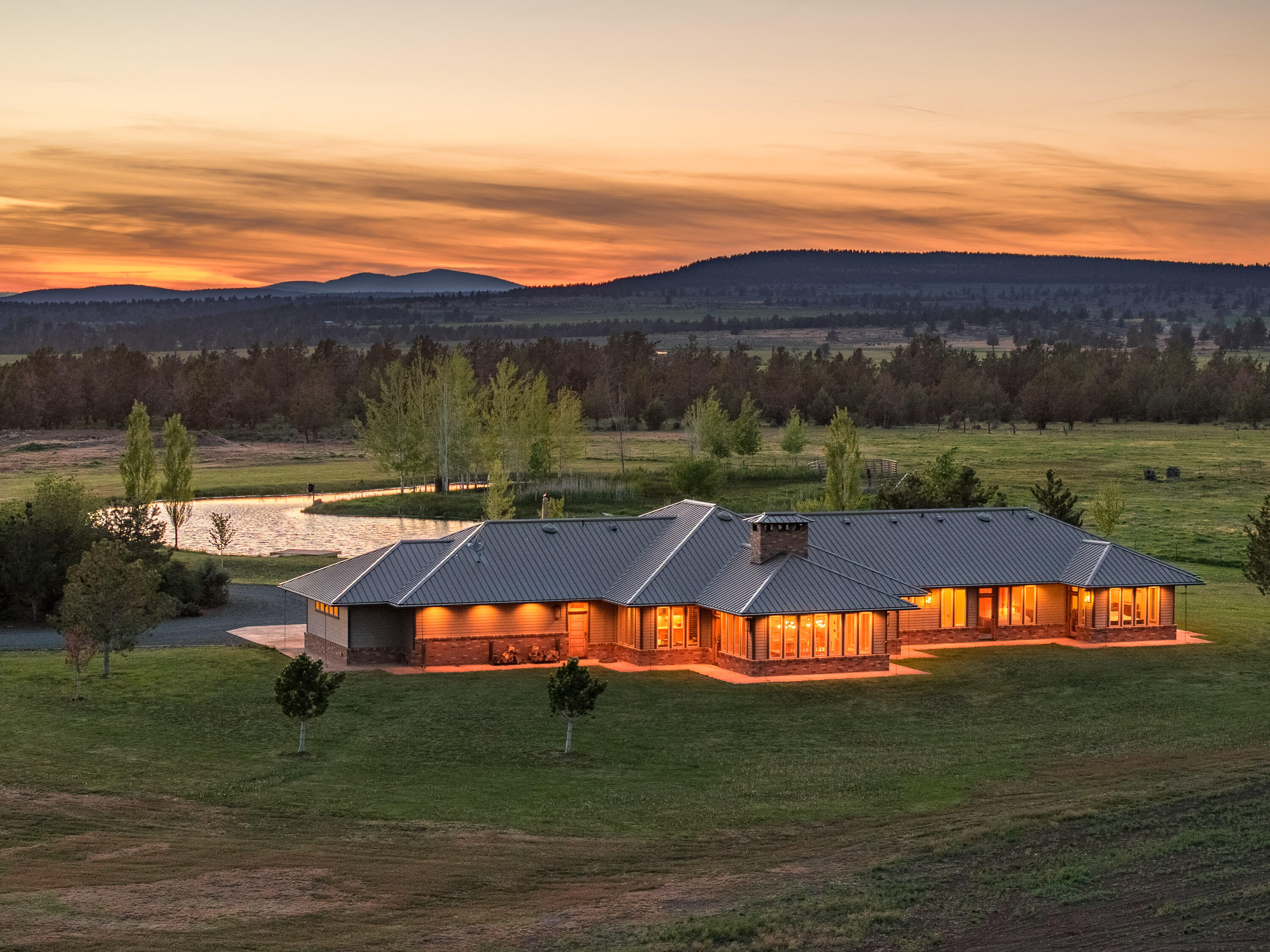 Bonanza, Oregon, 97623, United States, 3 Bedrooms Bedrooms, ,4 BathroomsBathrooms,Residential,Active,1876681