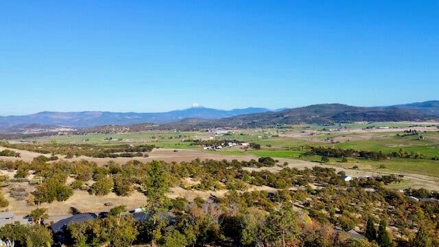 Eagle Point, Oregon, 97524, United States, 4 Bedrooms Bedrooms, ,3 BathroomsBathrooms,Residential,Active,1999921