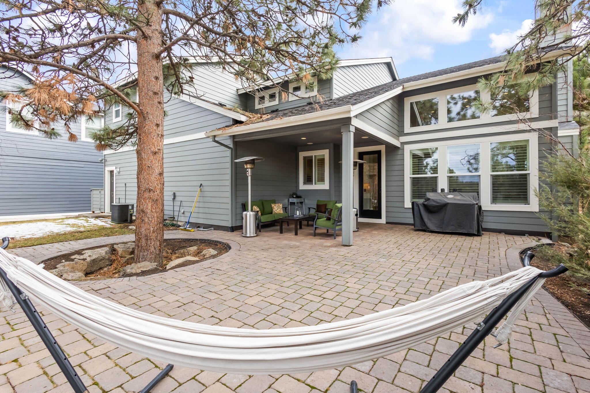 Bend, Oregon, 97702, United States, 4 Bedrooms Bedrooms, ,5 BathroomsBathrooms,Residential,Active,1726847