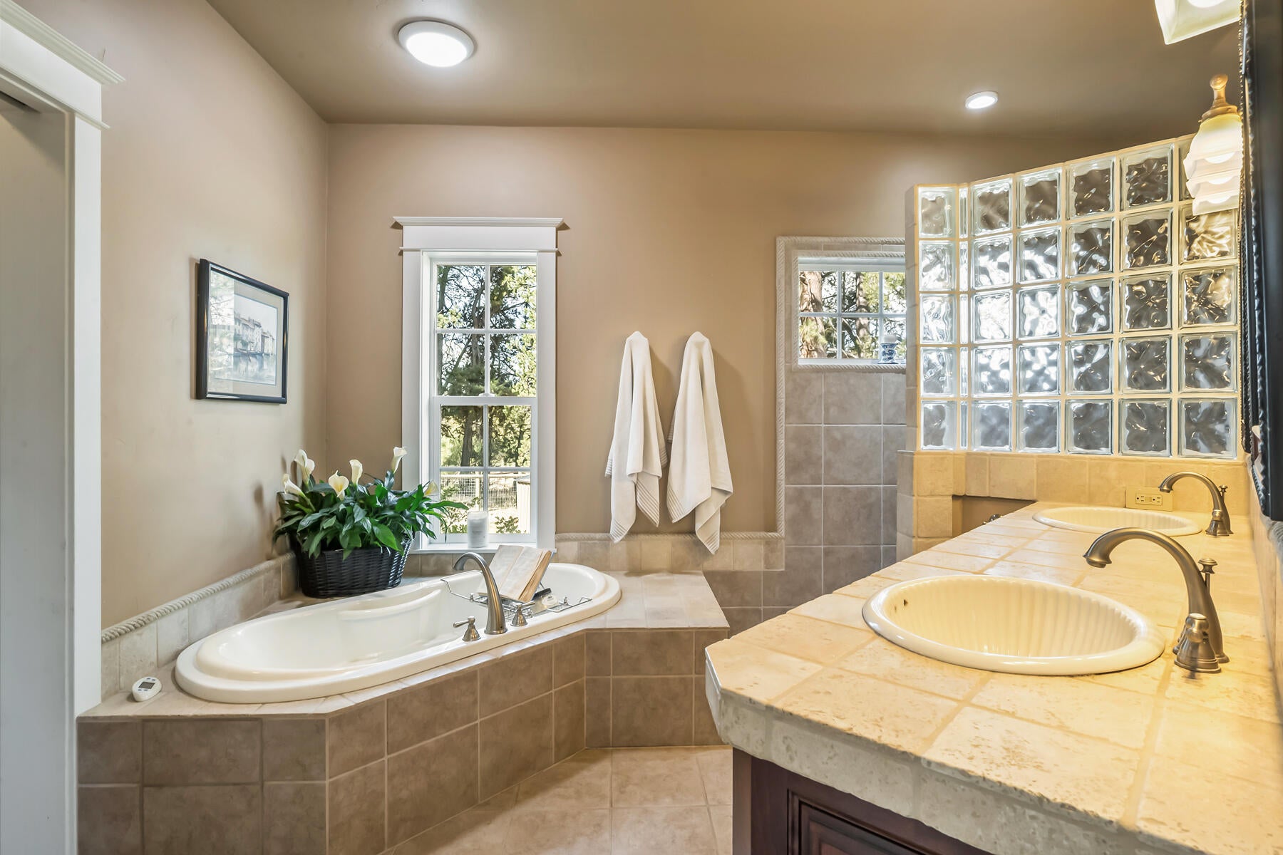 Bend, Oregon, 97707, United States, 5 Bedrooms Bedrooms, ,5 BathroomsBathrooms,Residential,Active,2044562