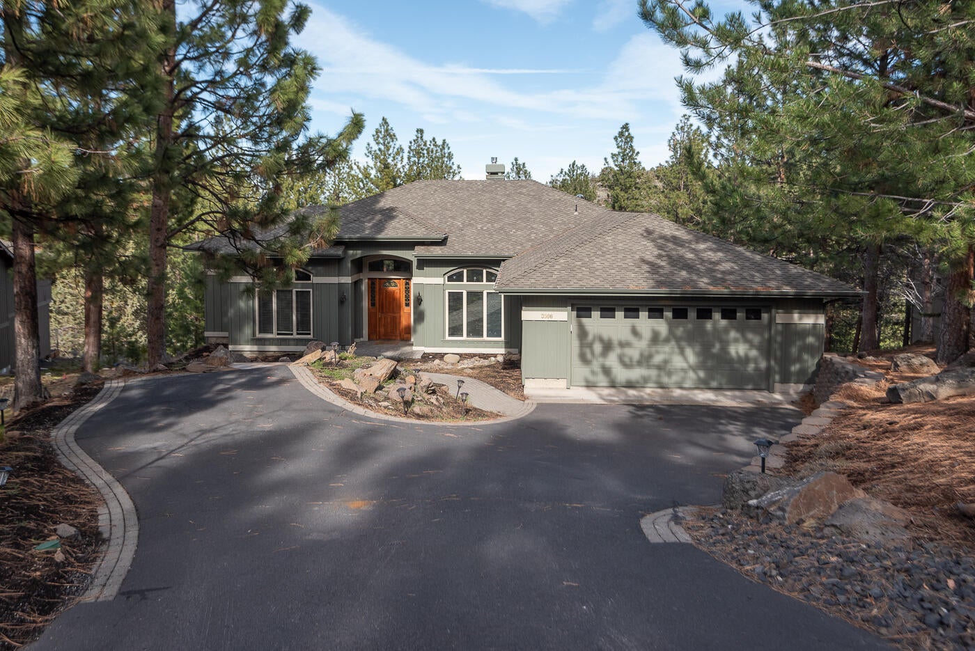 Bend, Oregon, 97703, United States, 3 Bedrooms Bedrooms, ,2 BathroomsBathrooms,Residential,Active,1781622