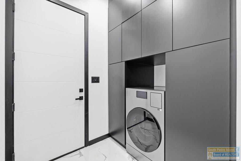 South Padre Island, Texas, 78597, United States, 4 Bedrooms Bedrooms, ,6 BathroomsBathrooms,Residential,Active,2006909