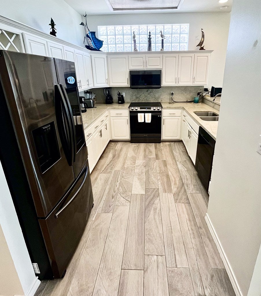 South Padre Island, Texas, 78597, United States, 3 Bedrooms Bedrooms, ,4 BathroomsBathrooms,Residential,Active,1733993
