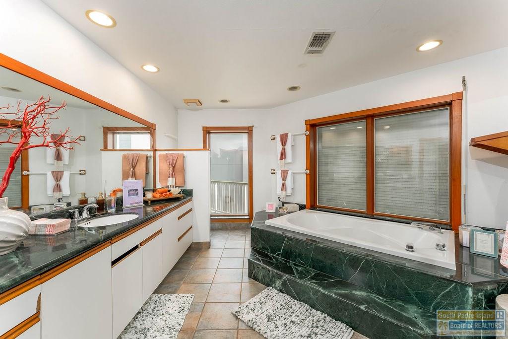 South Padre Island, Texas, 78597, United States, 4 Bedrooms Bedrooms, ,4 BathroomsBathrooms,Residential,Active,1913965
