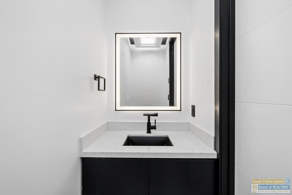 South Padre Island, Texas, 78597, United States, 4 Bedrooms Bedrooms, ,6 BathroomsBathrooms,Residential,Active,2006909