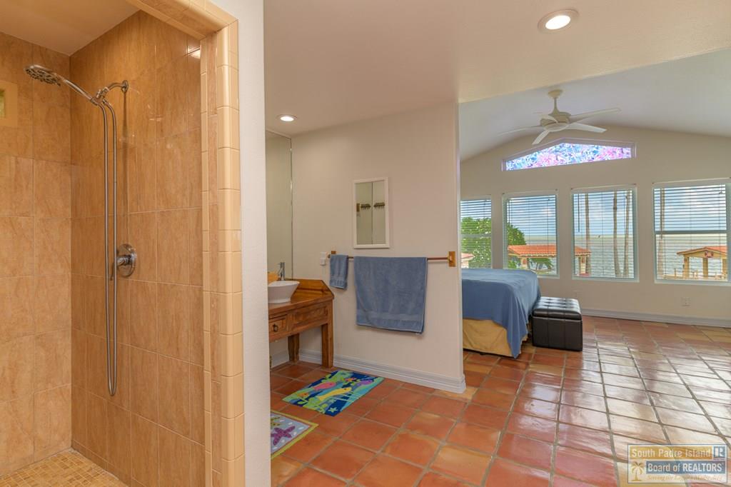 Laguna Vista, Texas, 78578, United States, 4 Bedrooms Bedrooms, ,4 BathroomsBathrooms,Residential,Active,1962187