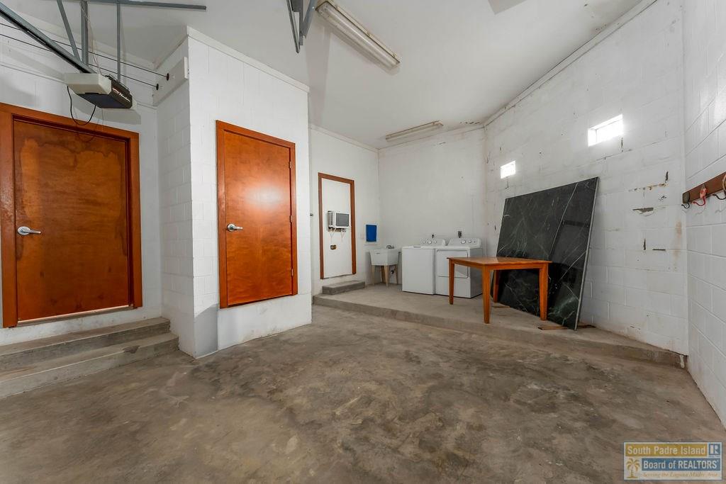 South Padre Island, Texas, 78597, United States, 4 Bedrooms Bedrooms, ,4 BathroomsBathrooms,Residential,Active,1913965