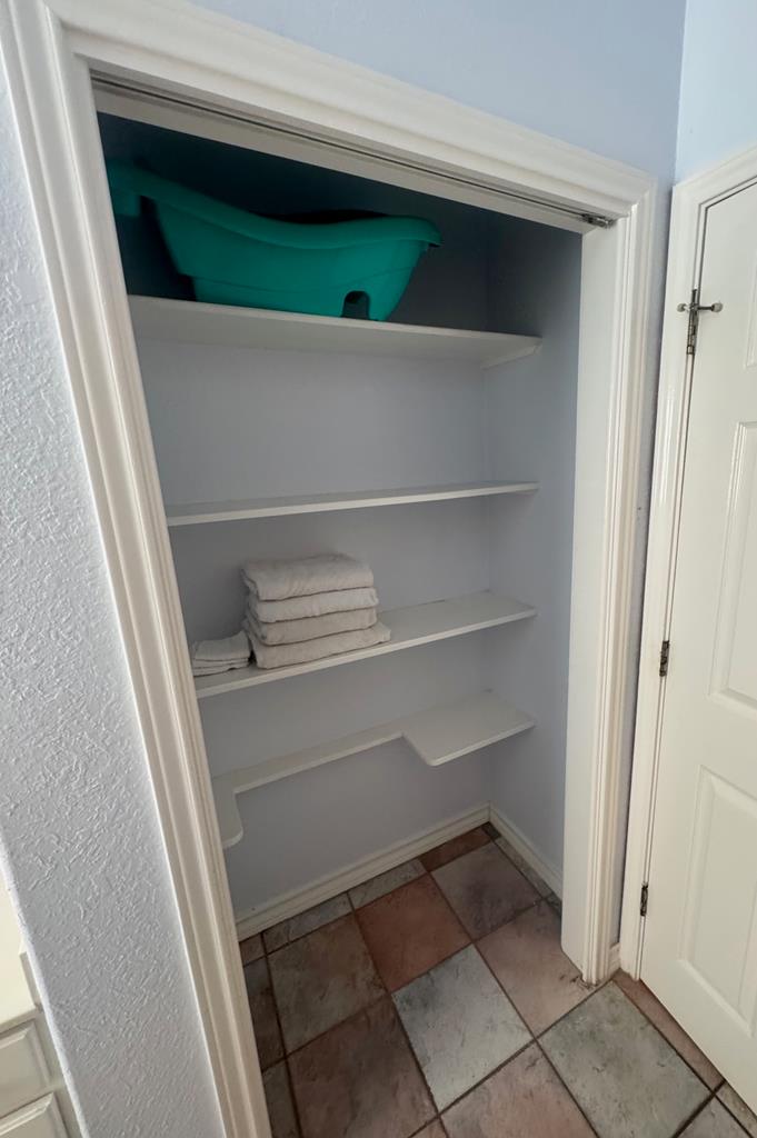 South Padre Island, Texas, 78597, United States, 5 Bedrooms Bedrooms, ,3 BathroomsBathrooms,Residential,Active,1909849