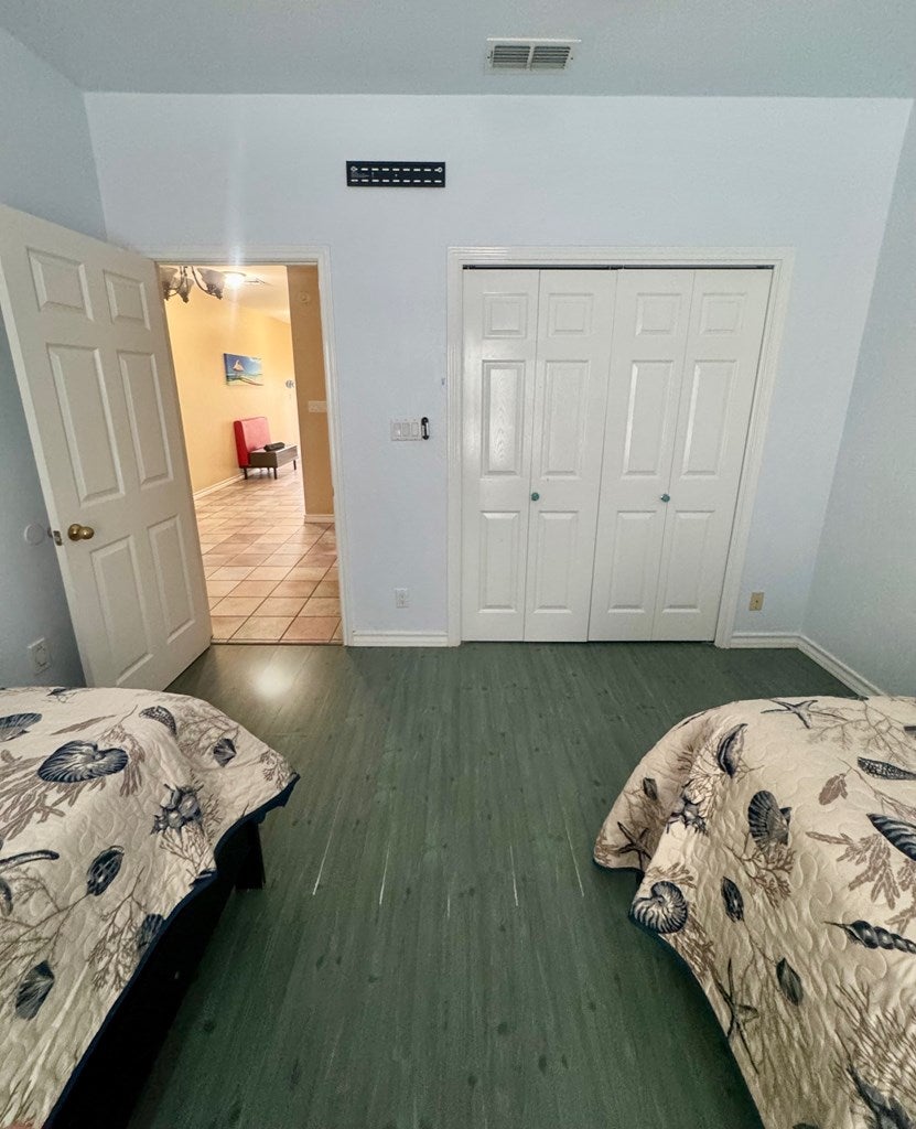 South Padre Island, Texas, 78597, United States, 5 Bedrooms Bedrooms, ,3 BathroomsBathrooms,Residential,Active,1909849