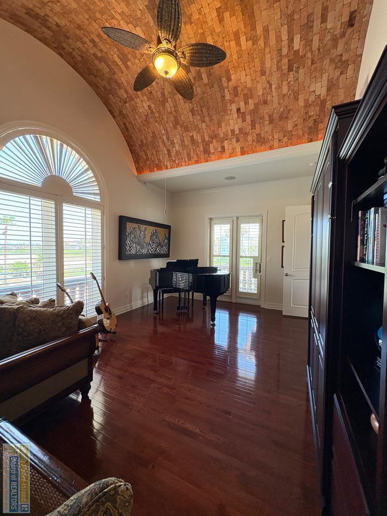 South Padre Island, Texas, 78597, United States, 5 Bedrooms Bedrooms, ,7 BathroomsBathrooms,Residential,Active,1859407