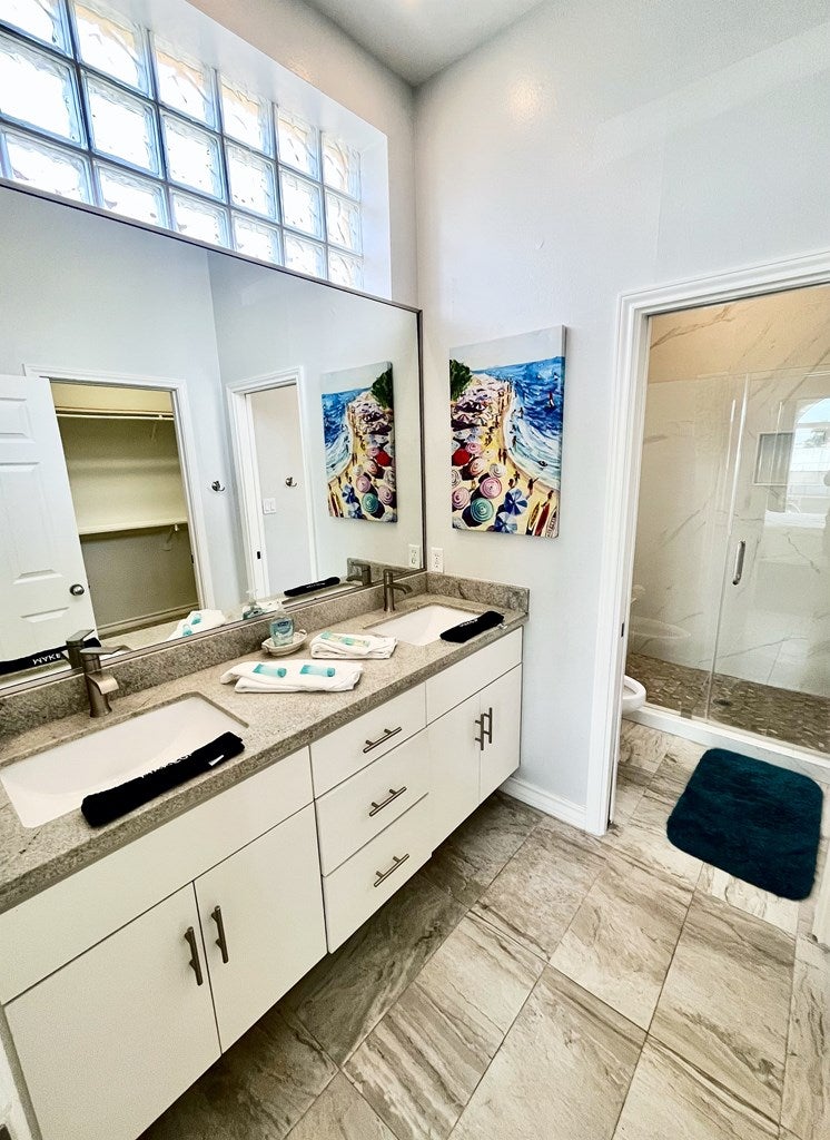 South Padre Island, Texas, 78597, United States, 3 Bedrooms Bedrooms, ,4 BathroomsBathrooms,Residential,Active,1733993