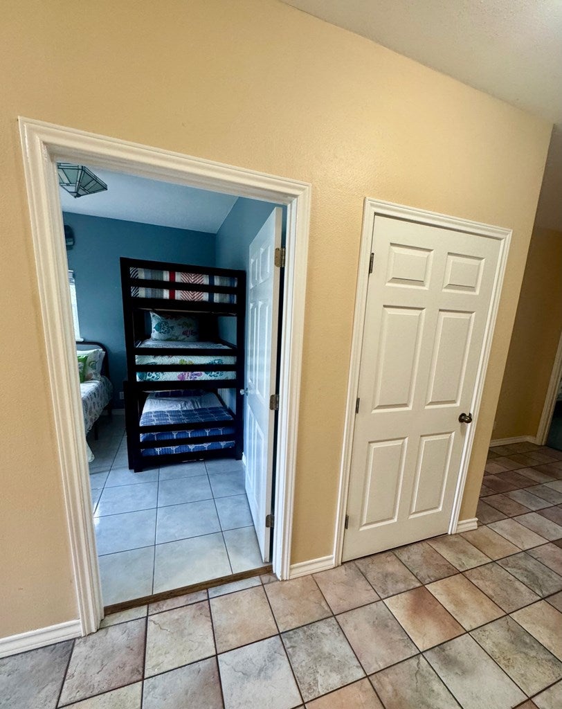 South Padre Island, Texas, 78597, United States, 5 Bedrooms Bedrooms, ,3 BathroomsBathrooms,Residential,Active,1909849