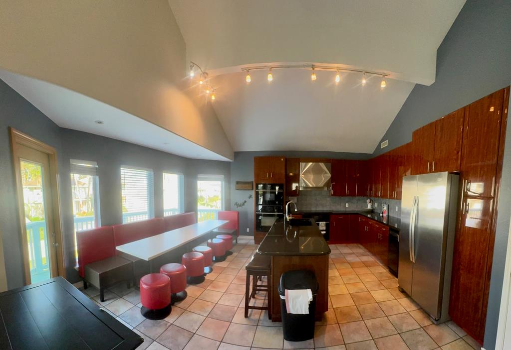 South Padre Island, Texas, 78597, United States, 5 Bedrooms Bedrooms, ,3 BathroomsBathrooms,Residential,Active,1909849