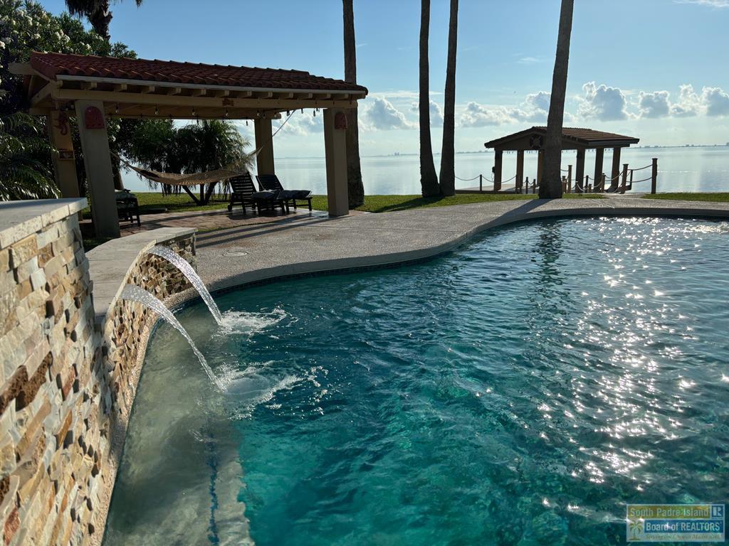 Laguna Vista, Texas, 78578, United States, 4 Bedrooms Bedrooms, ,4 BathroomsBathrooms,Residential,Active,1962187