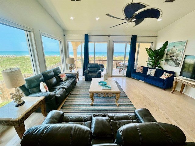 South Padre Island, Texas, 78597, United States, 3 Bedrooms Bedrooms, ,4 BathroomsBathrooms,Residential,Active,1733993