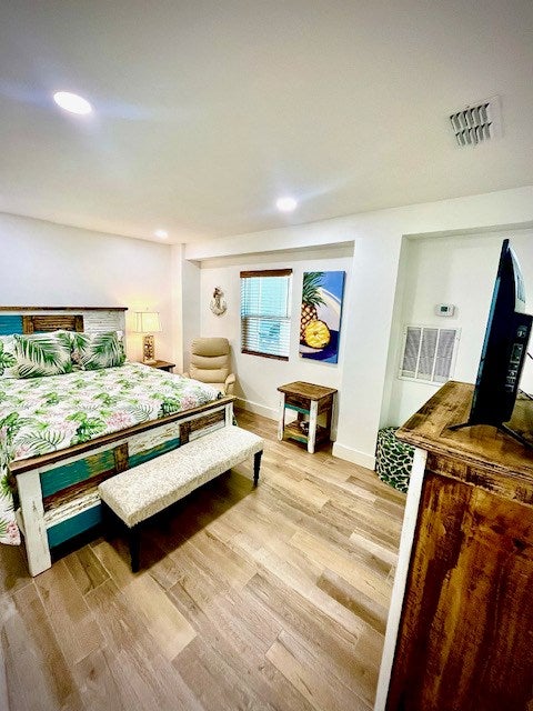 South Padre Island, Texas, 78597, United States, 5 Bedrooms Bedrooms, ,6 BathroomsBathrooms,Residential,Active,1733985