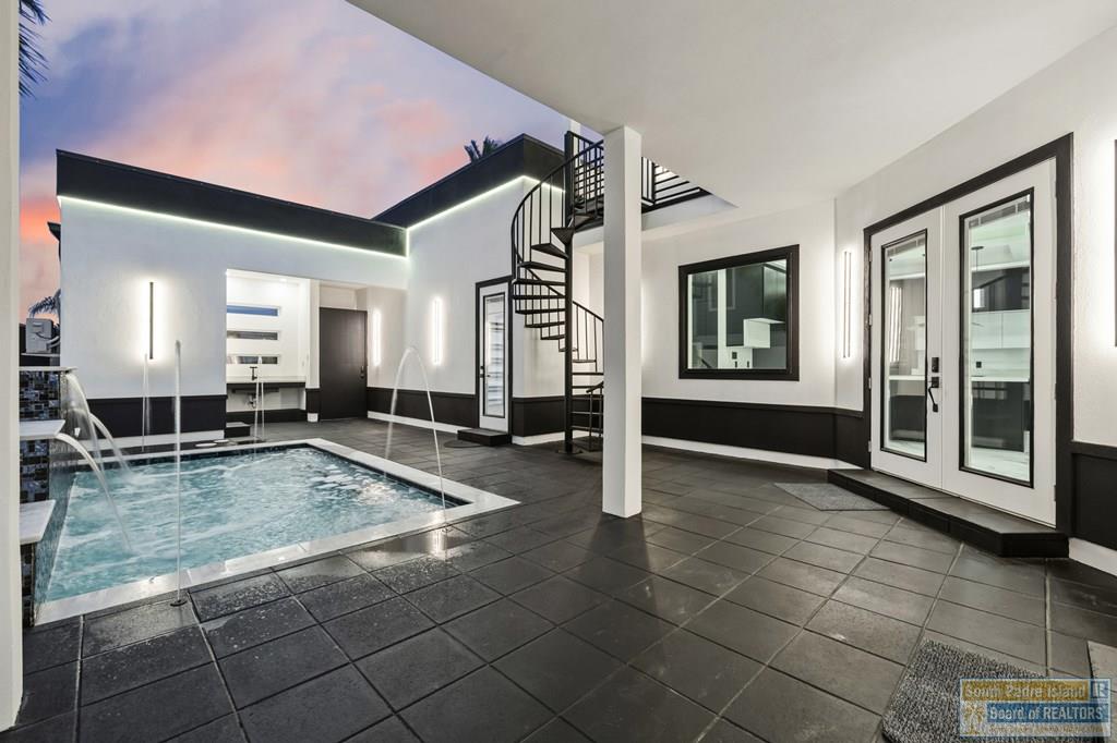 South Padre Island, Texas, 78597, United States, 4 Bedrooms Bedrooms, ,6 BathroomsBathrooms,Residential,Active,2006909