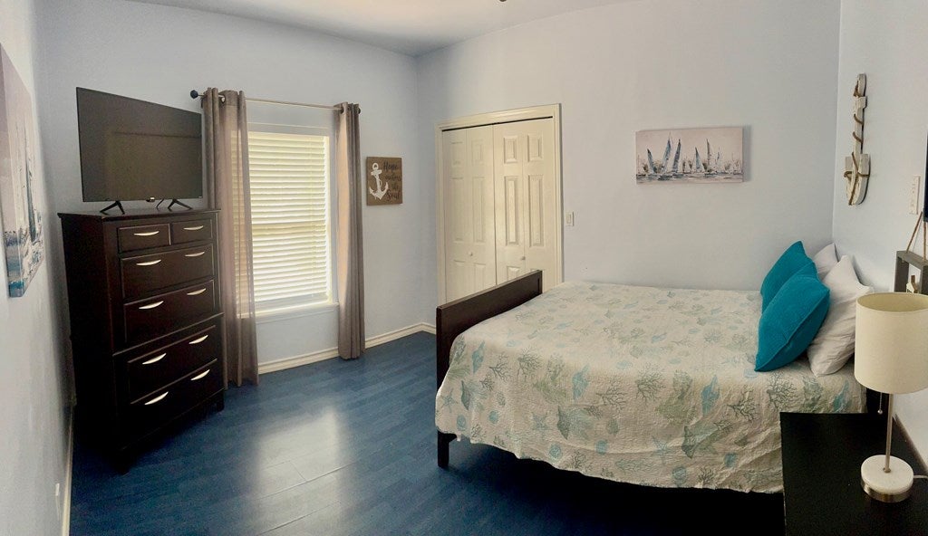 South Padre Island, Texas, 78597, United States, 5 Bedrooms Bedrooms, ,3 BathroomsBathrooms,Residential,Active,1909849