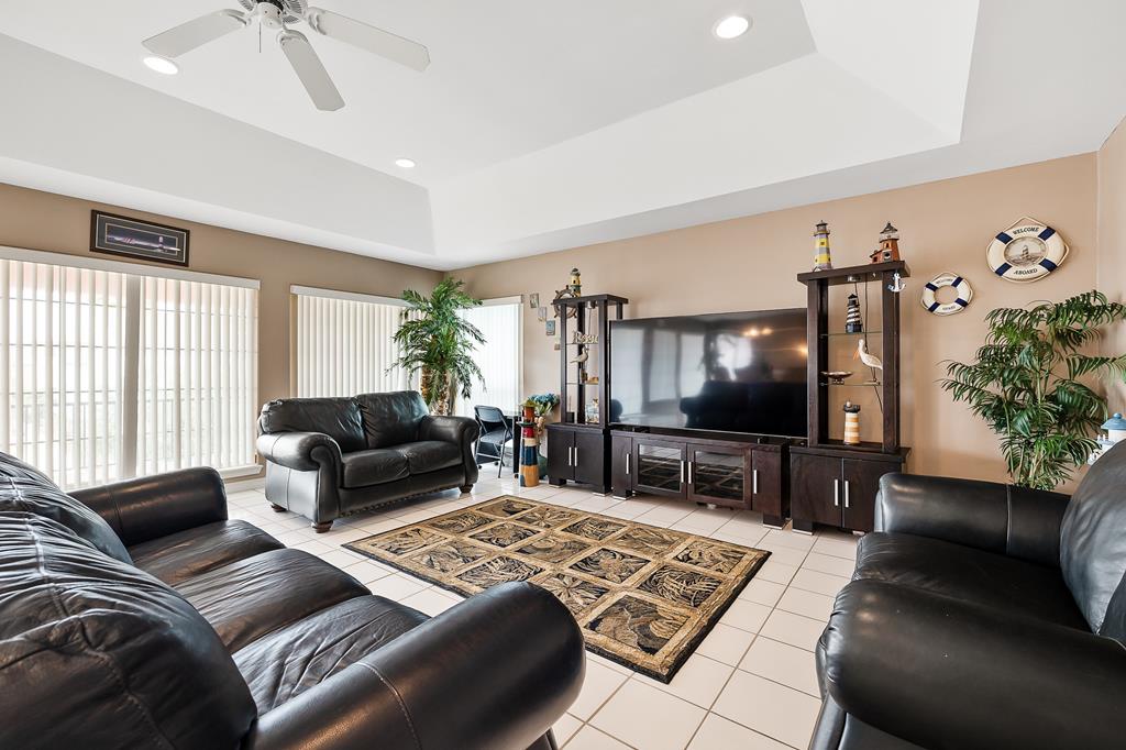 South Padre Island, Texas, 78597, United States, 5 Bedrooms Bedrooms, ,4 BathroomsBathrooms,Residential,Active,1734045