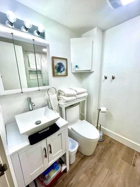 South Padre Island, Texas, 78597, United States, 5 Bedrooms Bedrooms, ,6 BathroomsBathrooms,Residential,Active,1733985