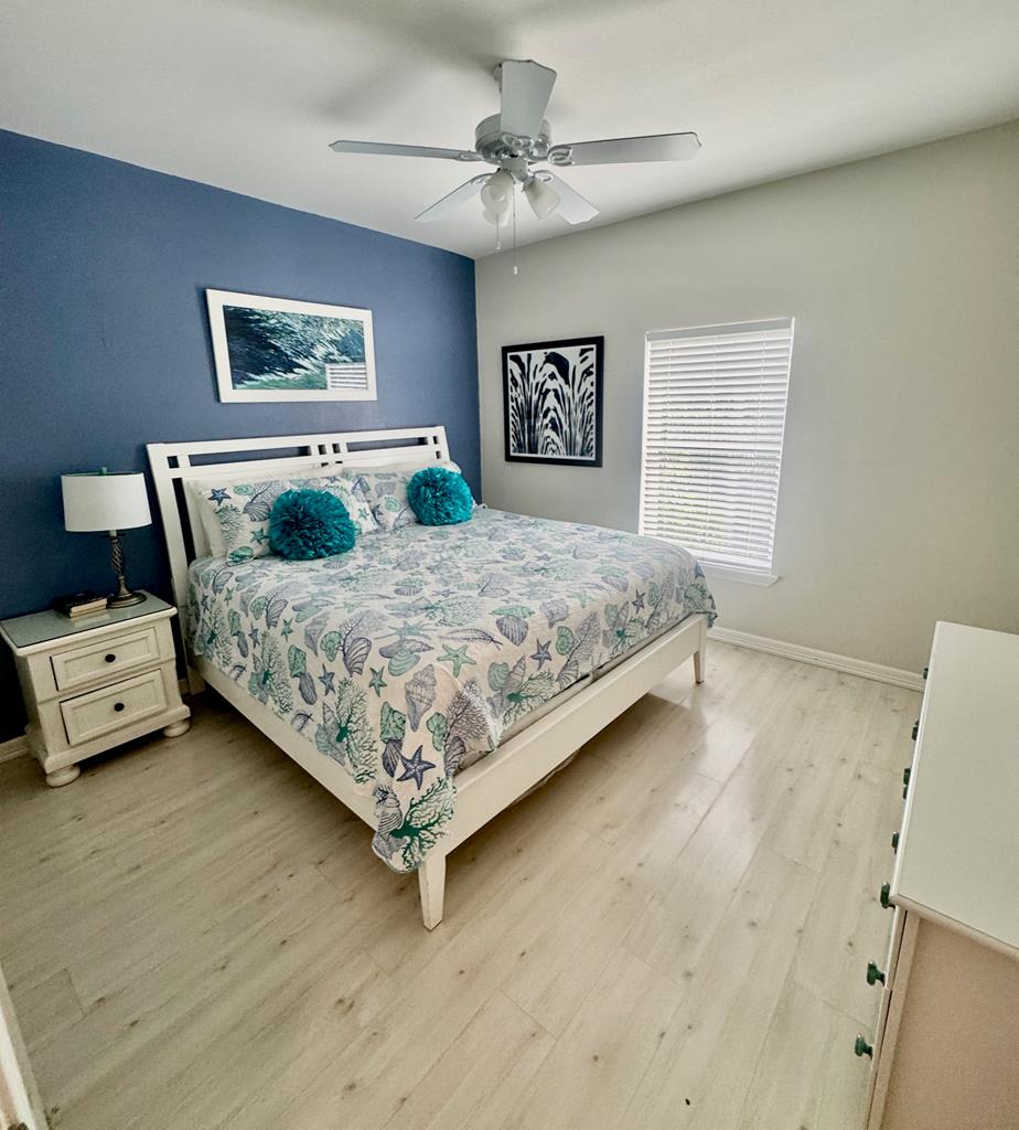 South Padre Island, Texas, 78597, United States, 5 Bedrooms Bedrooms, ,3 BathroomsBathrooms,Residential,Active,1909849