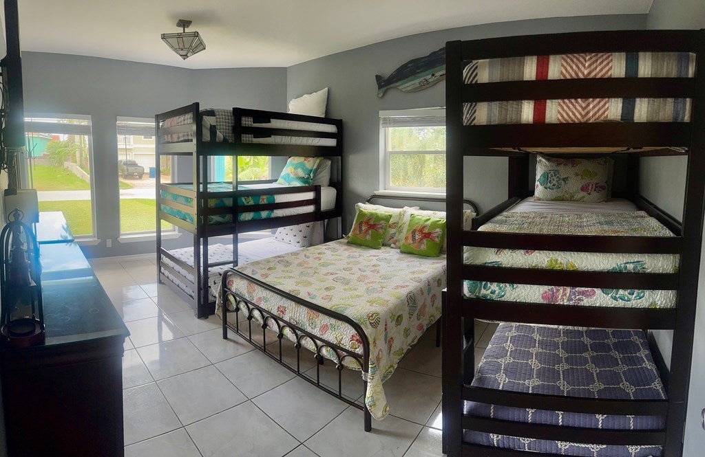 South Padre Island, Texas, 78597, United States, 5 Bedrooms Bedrooms, ,3 BathroomsBathrooms,Residential,Active,1909849