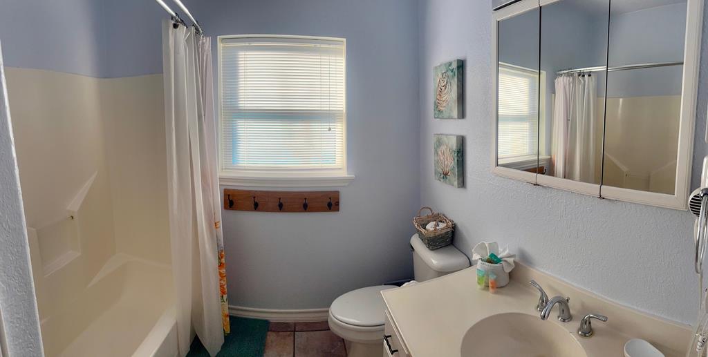 South Padre Island, Texas, 78597, United States, 5 Bedrooms Bedrooms, ,3 BathroomsBathrooms,Residential,Active,1909849