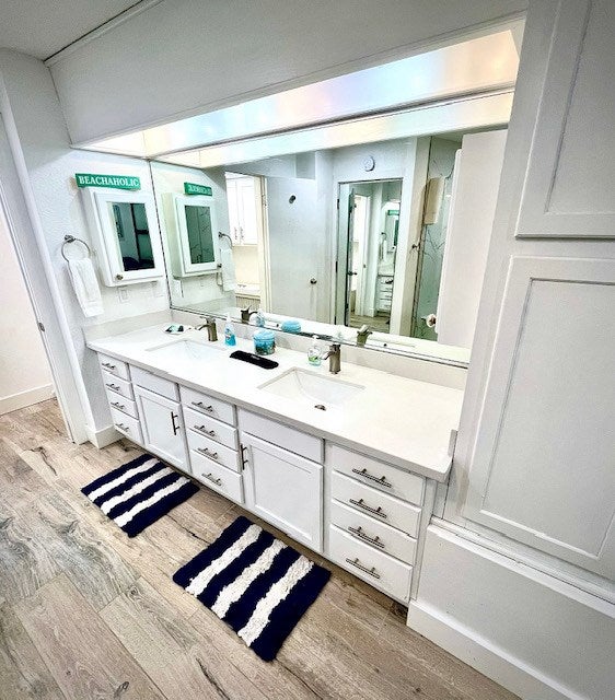 South Padre Island, Texas, 78597, United States, 5 Bedrooms Bedrooms, ,6 BathroomsBathrooms,Residential,Active,1733985