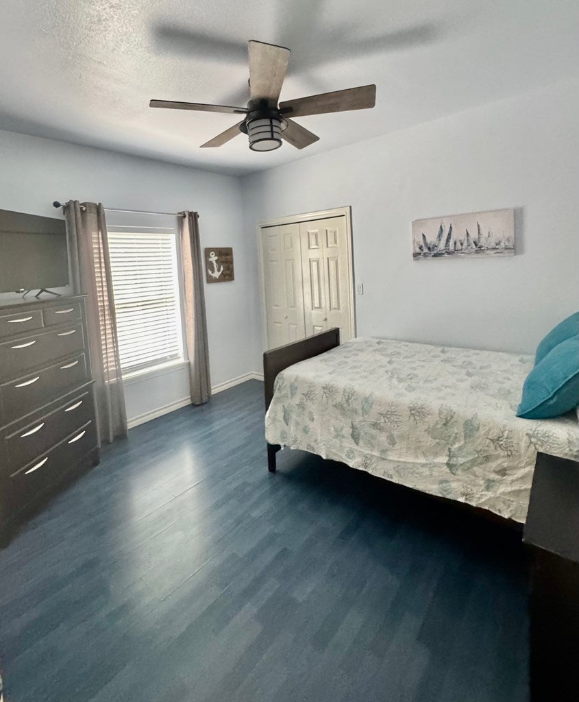 South Padre Island, Texas, 78597, United States, 5 Bedrooms Bedrooms, ,3 BathroomsBathrooms,Residential,Active,1909849