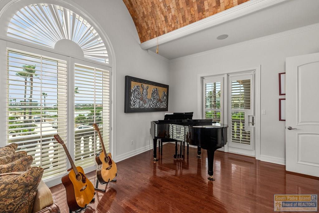 South Padre Island, Texas, 78597, United States, 5 Bedrooms Bedrooms, ,7 BathroomsBathrooms,Residential,Active,1859407