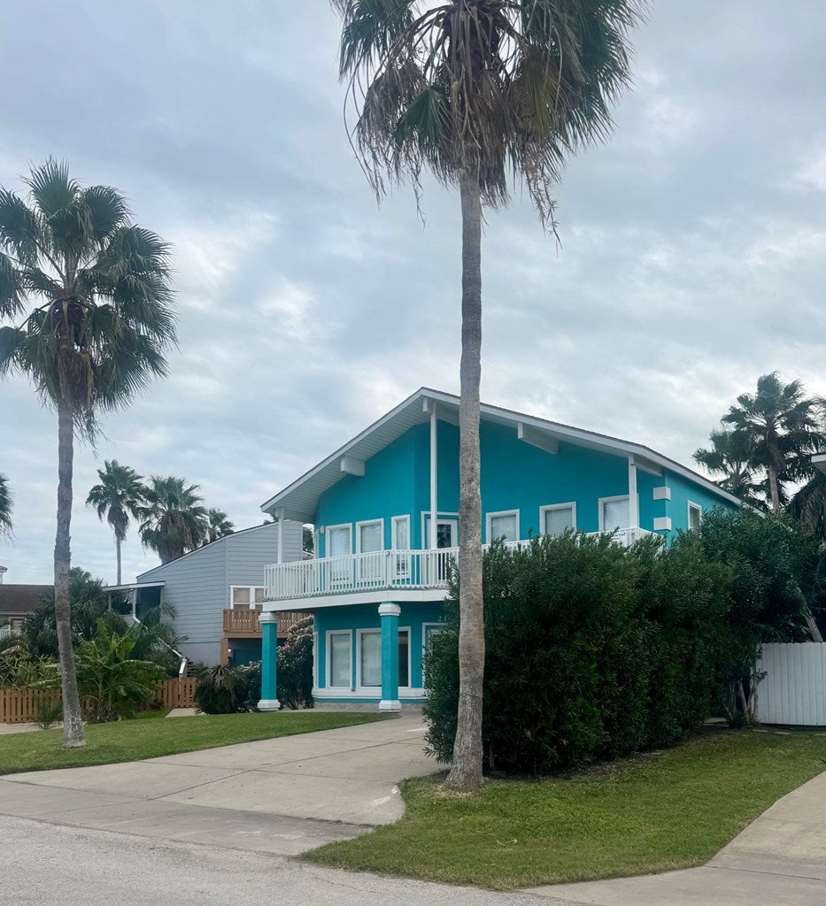 South Padre Island, Texas, 78597, United States, 5 Bedrooms Bedrooms, ,3 BathroomsBathrooms,Residential,Active,1909849