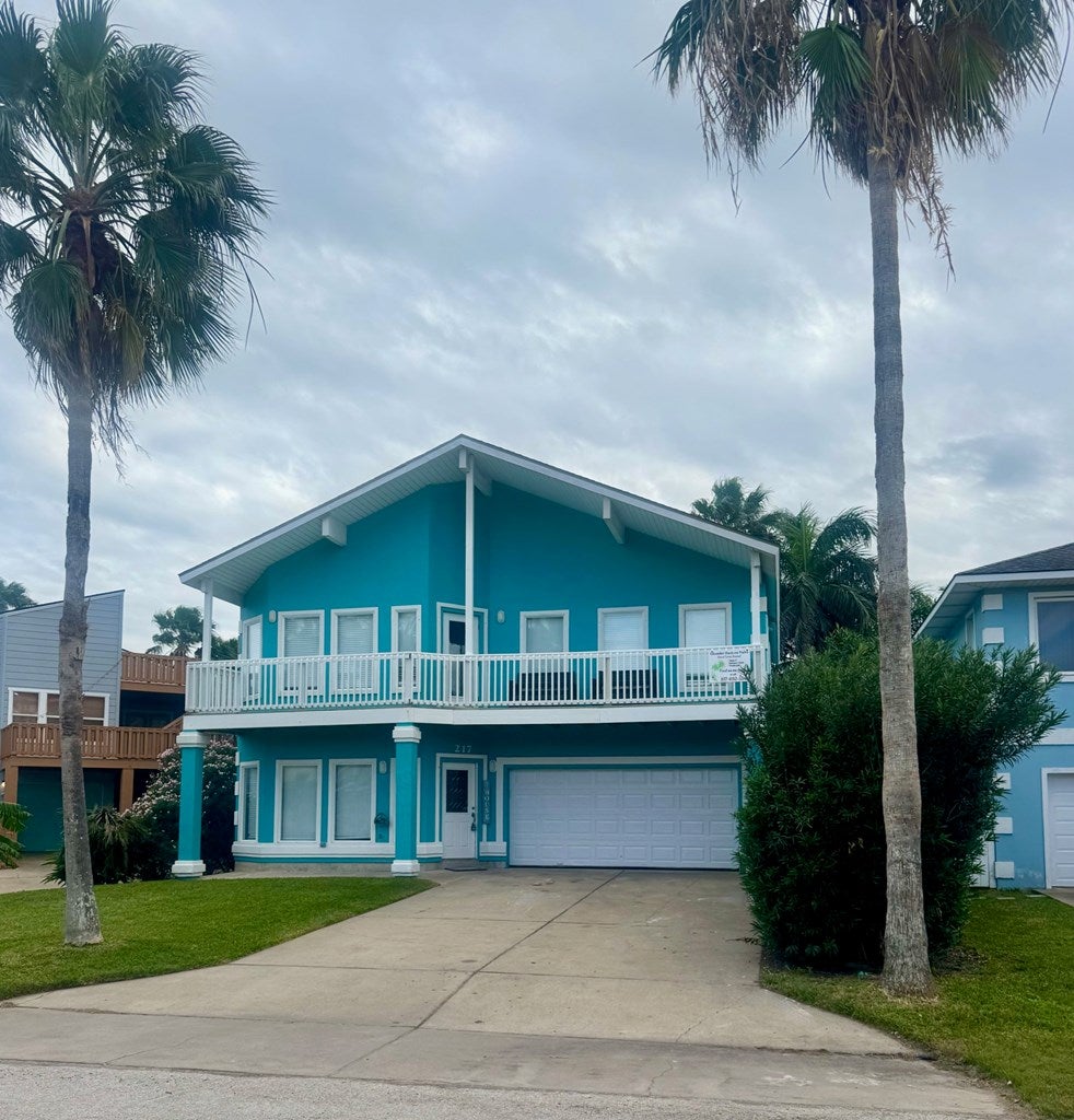 South Padre Island, Texas, 78597, United States, 5 Bedrooms Bedrooms, ,3 BathroomsBathrooms,Residential,Active,1909849