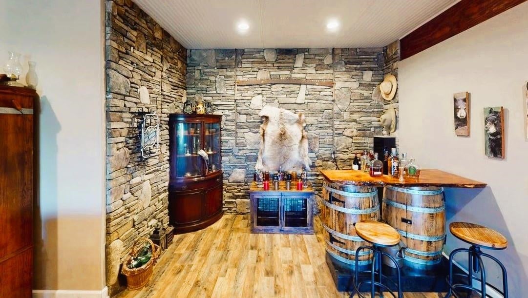 Greer, South Carolina, 29651, United States, 5 Bedrooms Bedrooms, ,7 BathroomsBathrooms,Residential,Active,1894176