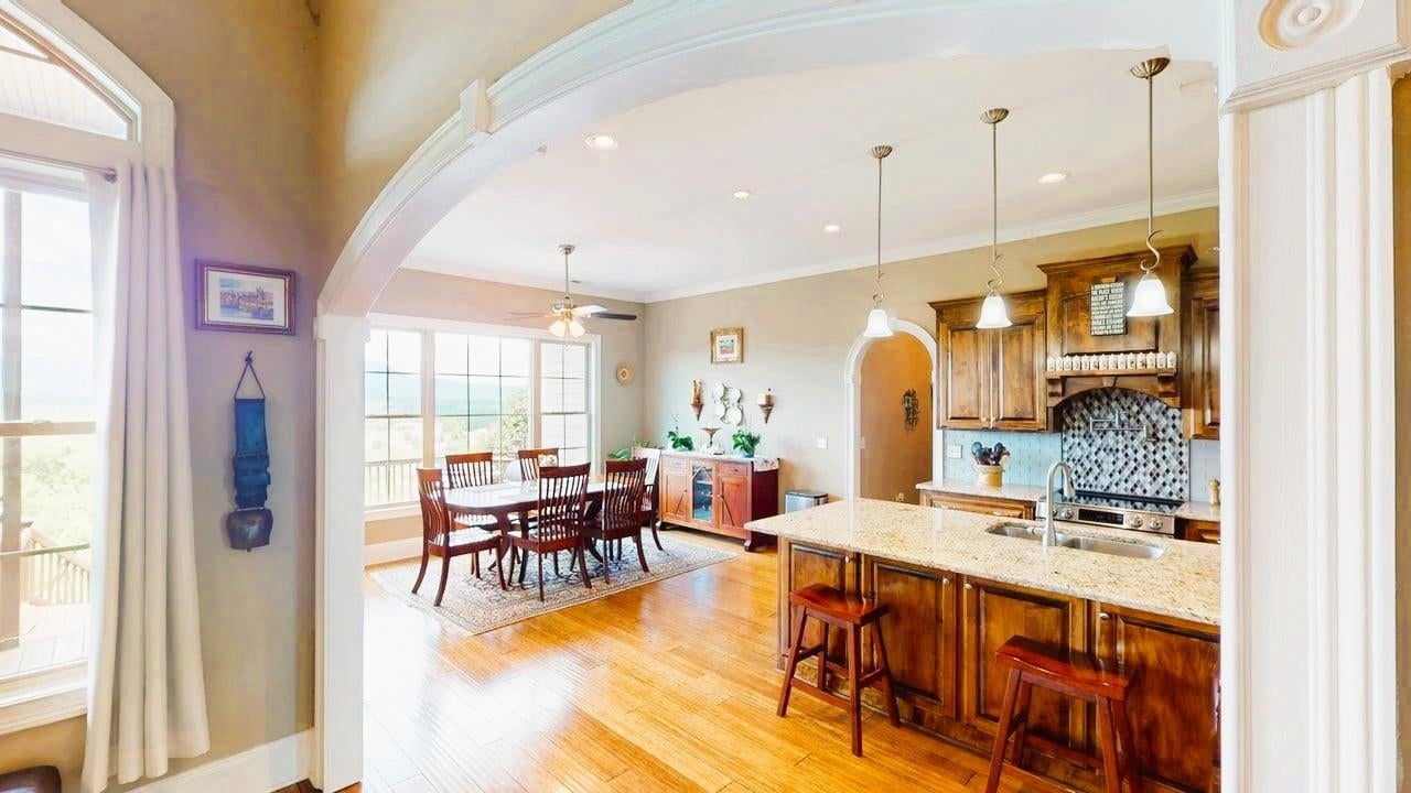 Greer, South Carolina, 29651, United States, 5 Bedrooms Bedrooms, ,7 BathroomsBathrooms,Residential,Active,1894176