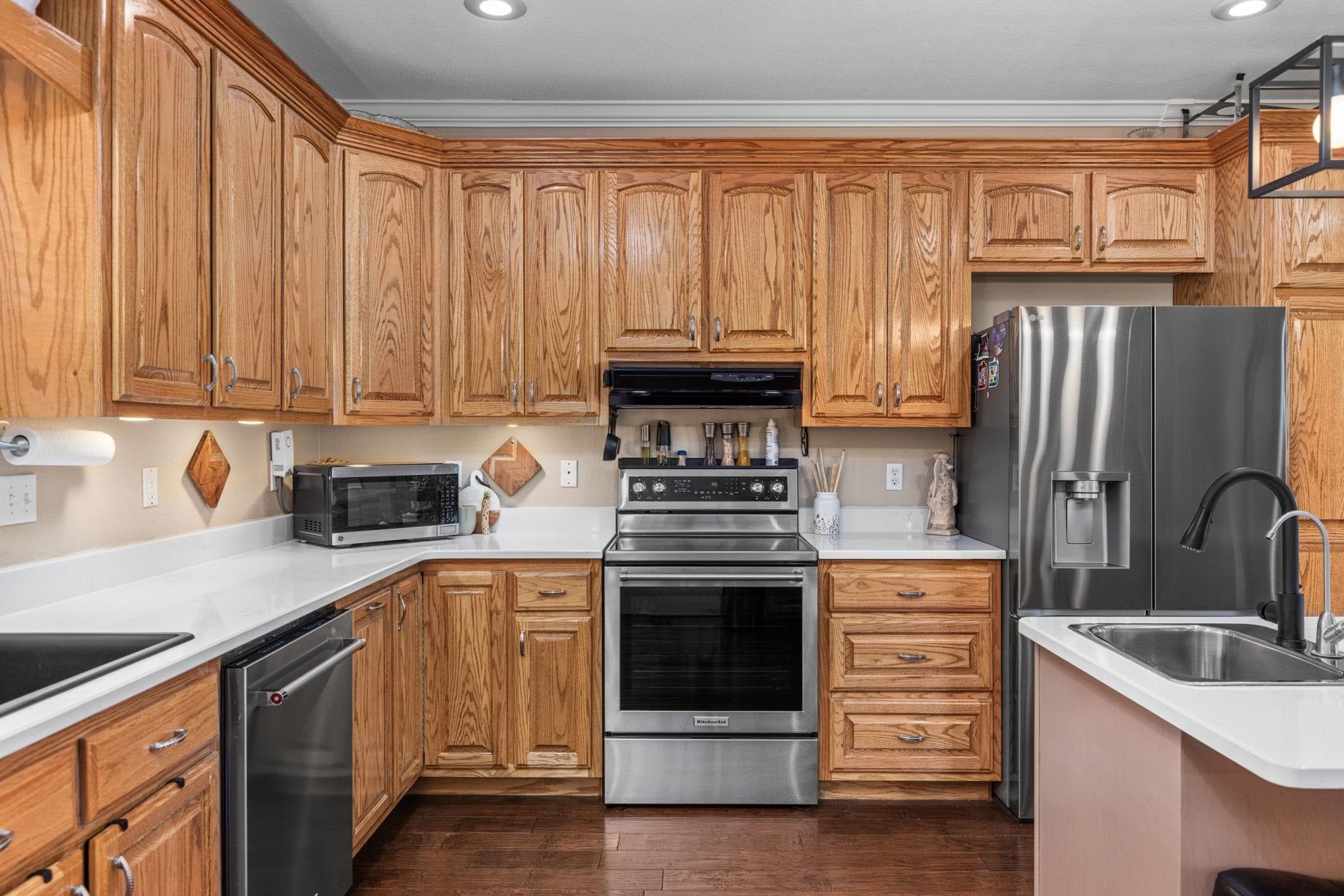 Muscle Shoals, Alabama, 35661, United States, 6 Bedrooms Bedrooms, ,5 BathroomsBathrooms,Residential,Active,1880296