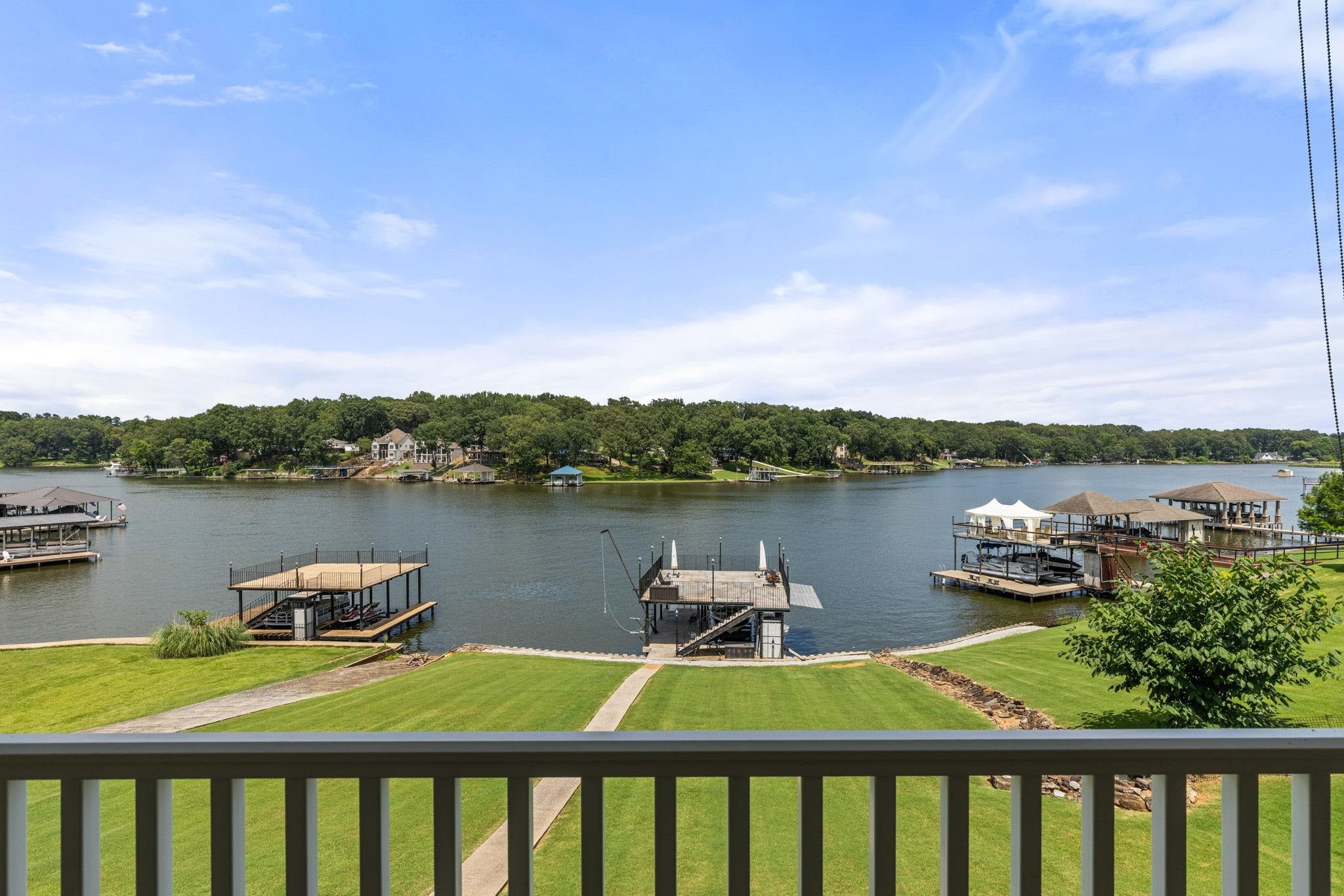 Muscle Shoals, Alabama, 35661, United States, 6 Bedrooms Bedrooms, ,5 BathroomsBathrooms,Residential,Active,1880296