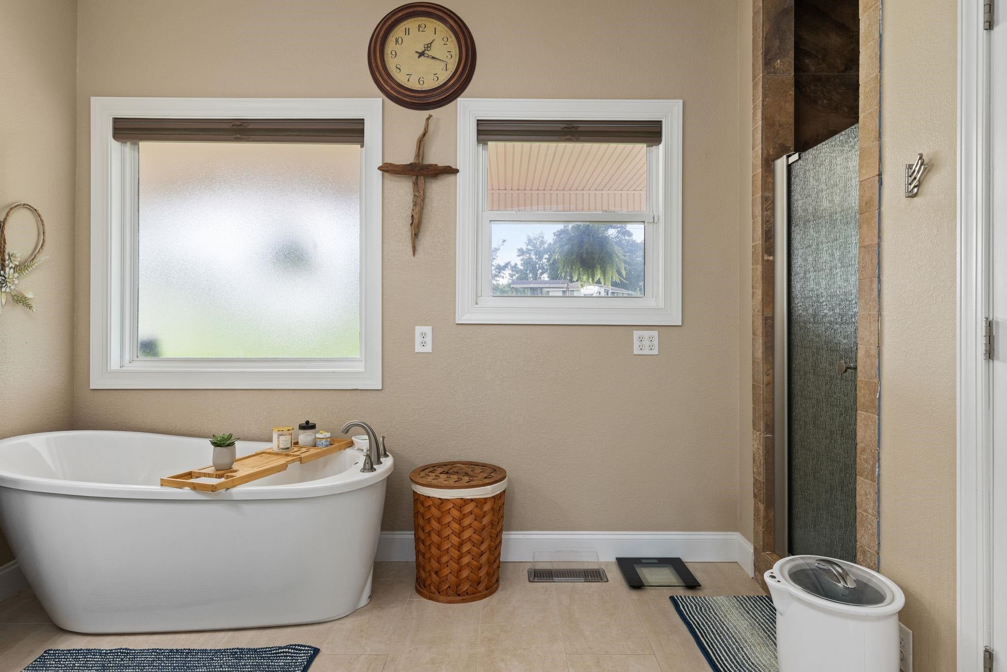 Muscle Shoals, Alabama, 35661, United States, 6 Bedrooms Bedrooms, ,5 BathroomsBathrooms,Residential,Active,1880296