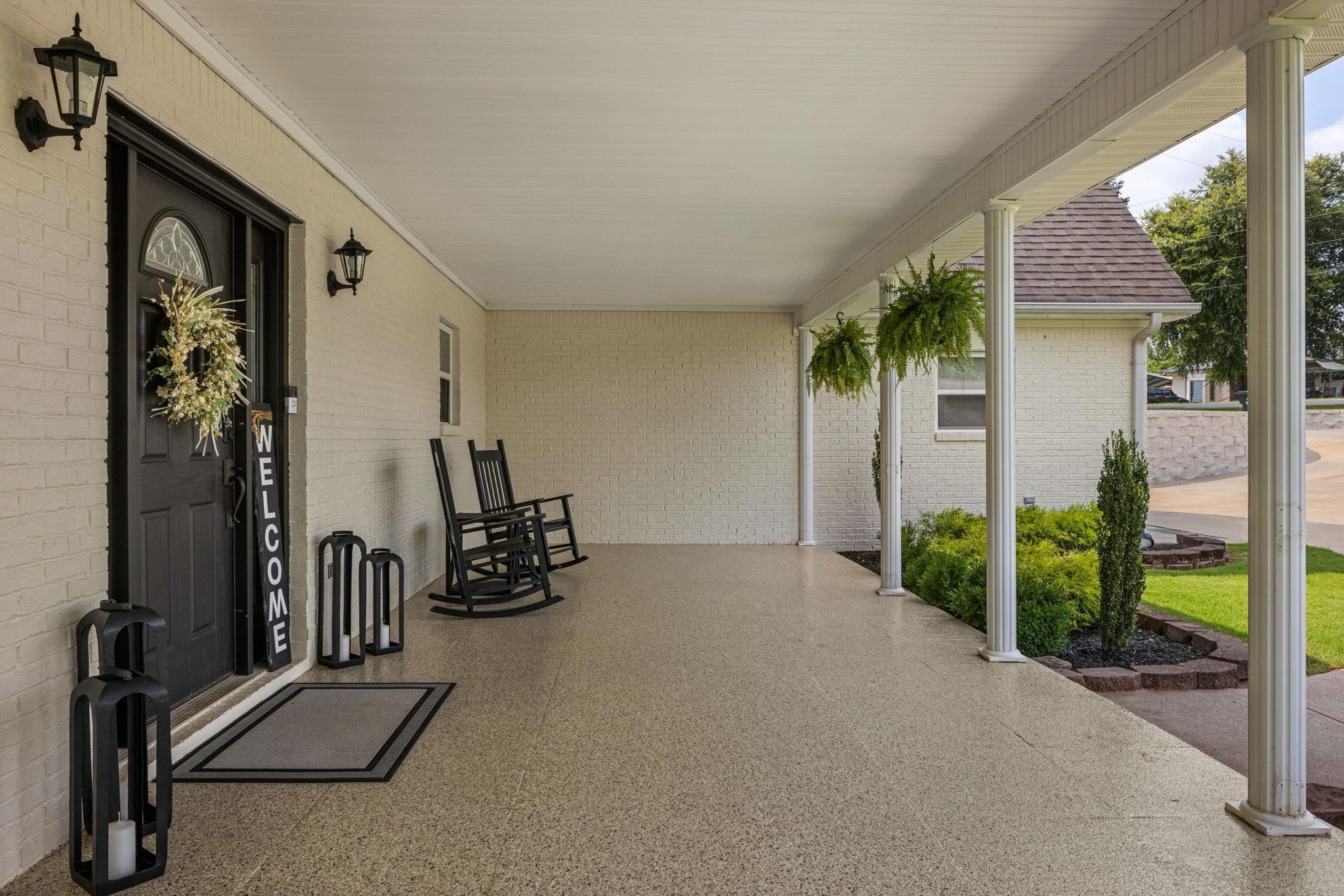 Muscle Shoals, Alabama, 35661, United States, 6 Bedrooms Bedrooms, ,5 BathroomsBathrooms,Residential,Active,1880296