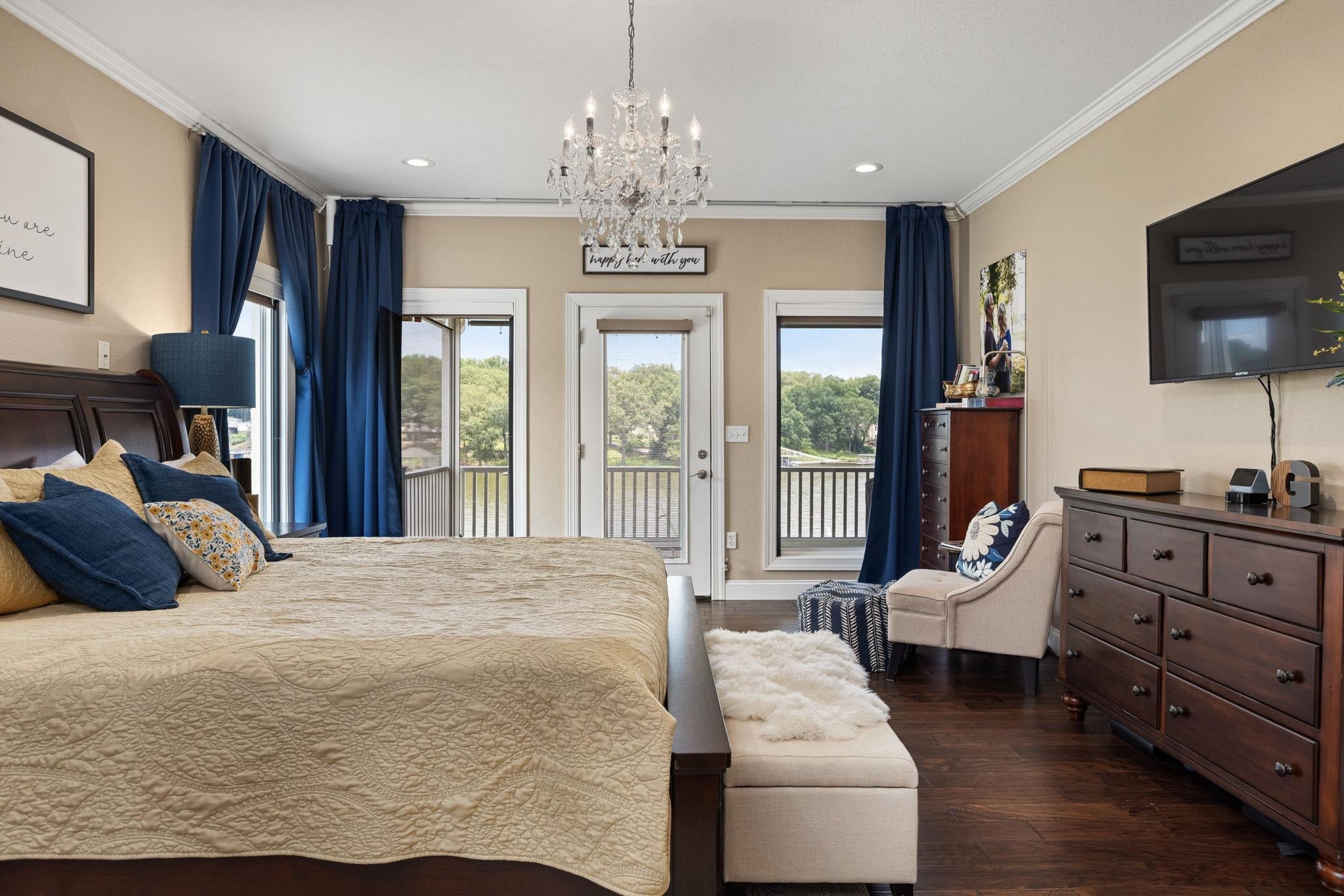 Muscle Shoals, Alabama, 35661, United States, 6 Bedrooms Bedrooms, ,5 BathroomsBathrooms,Residential,Active,1880296