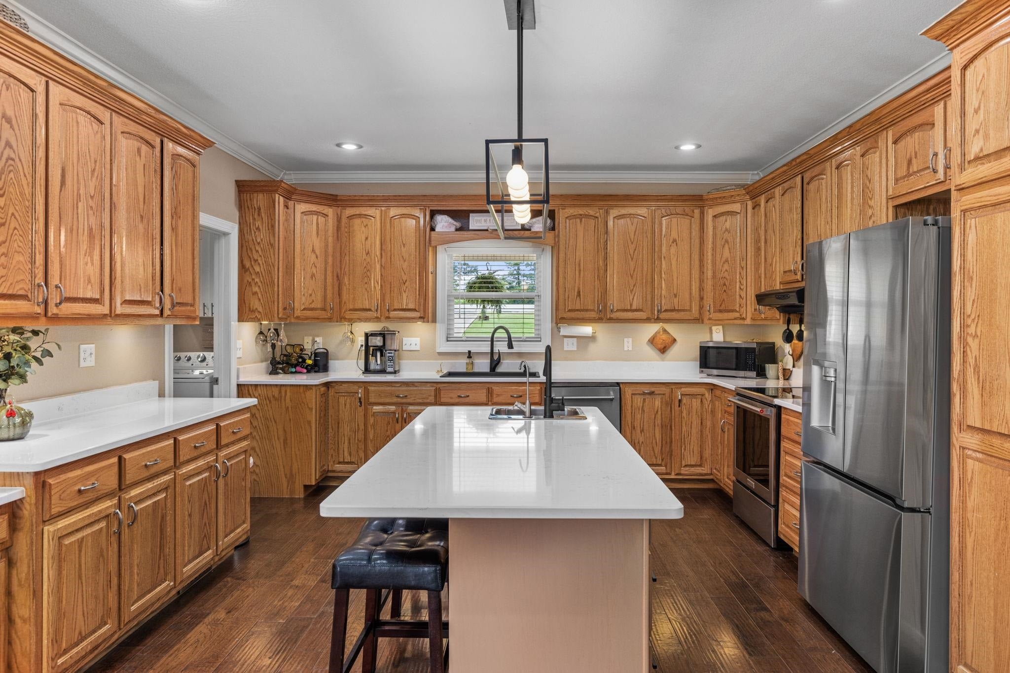 Muscle Shoals, Alabama, 35661, United States, 6 Bedrooms Bedrooms, ,5 BathroomsBathrooms,Residential,Active,1880296