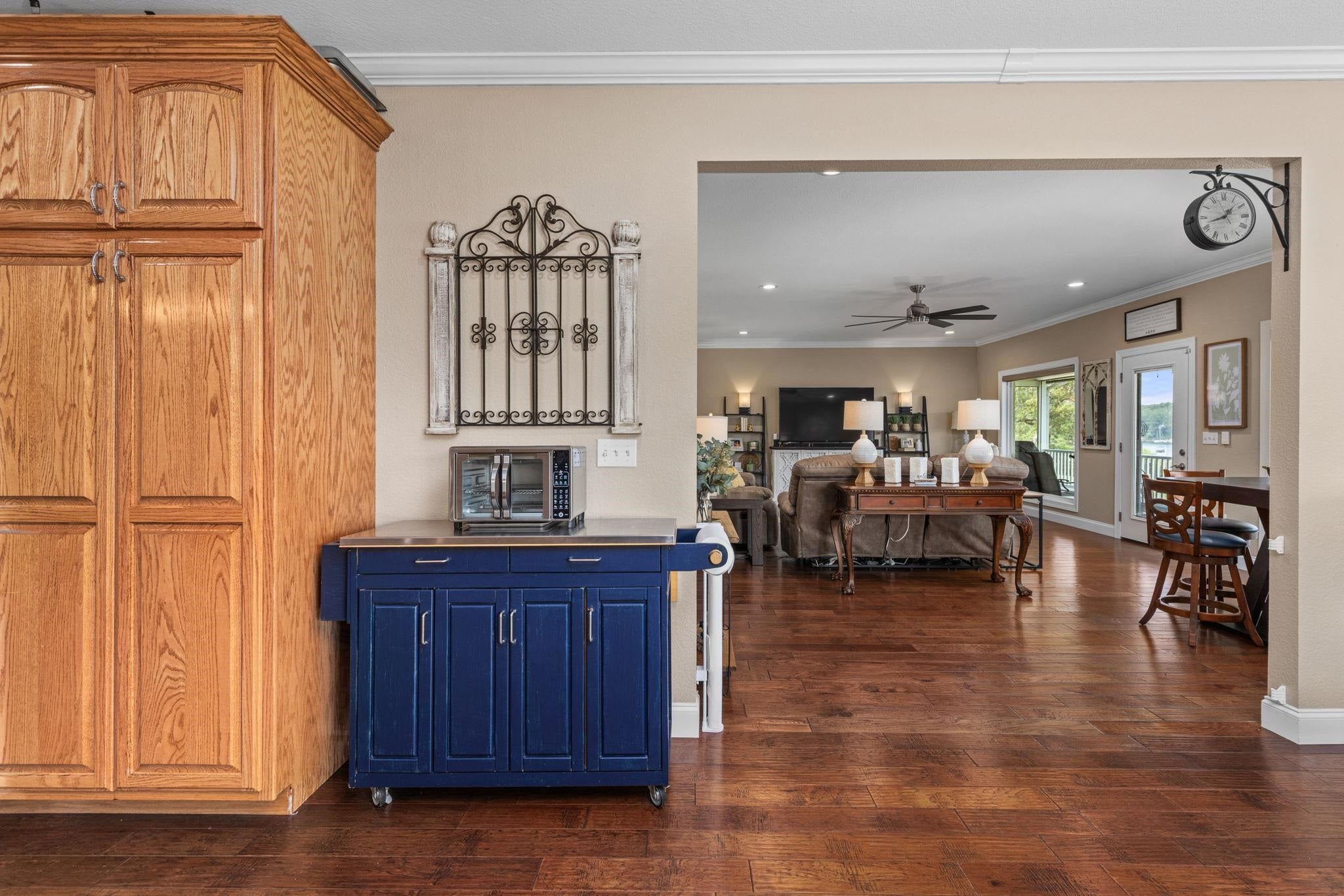 Muscle Shoals, Alabama, 35661, United States, 6 Bedrooms Bedrooms, ,5 BathroomsBathrooms,Residential,Active,1880296