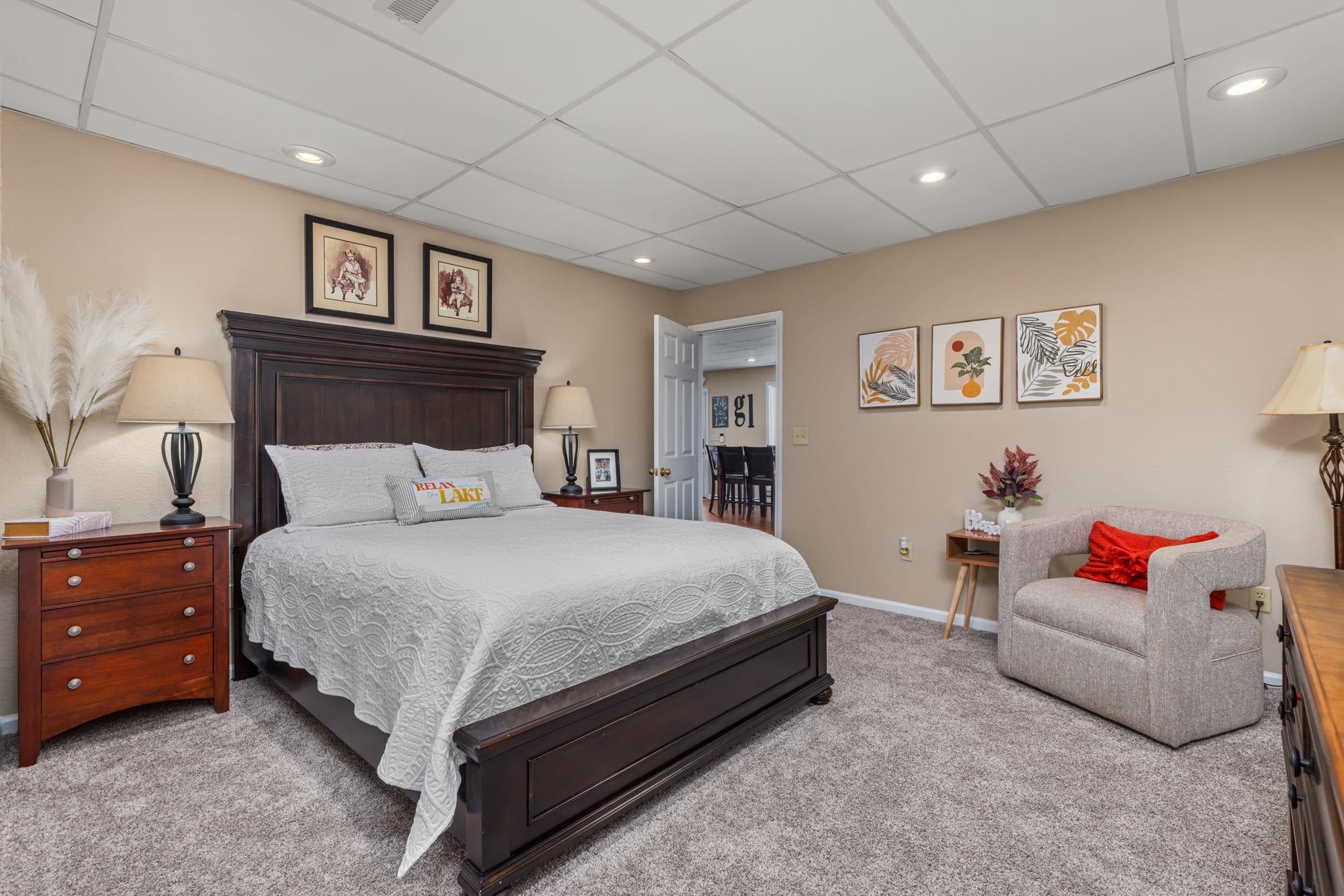 Muscle Shoals, Alabama, 35661, United States, 6 Bedrooms Bedrooms, ,5 BathroomsBathrooms,Residential,Active,1880296