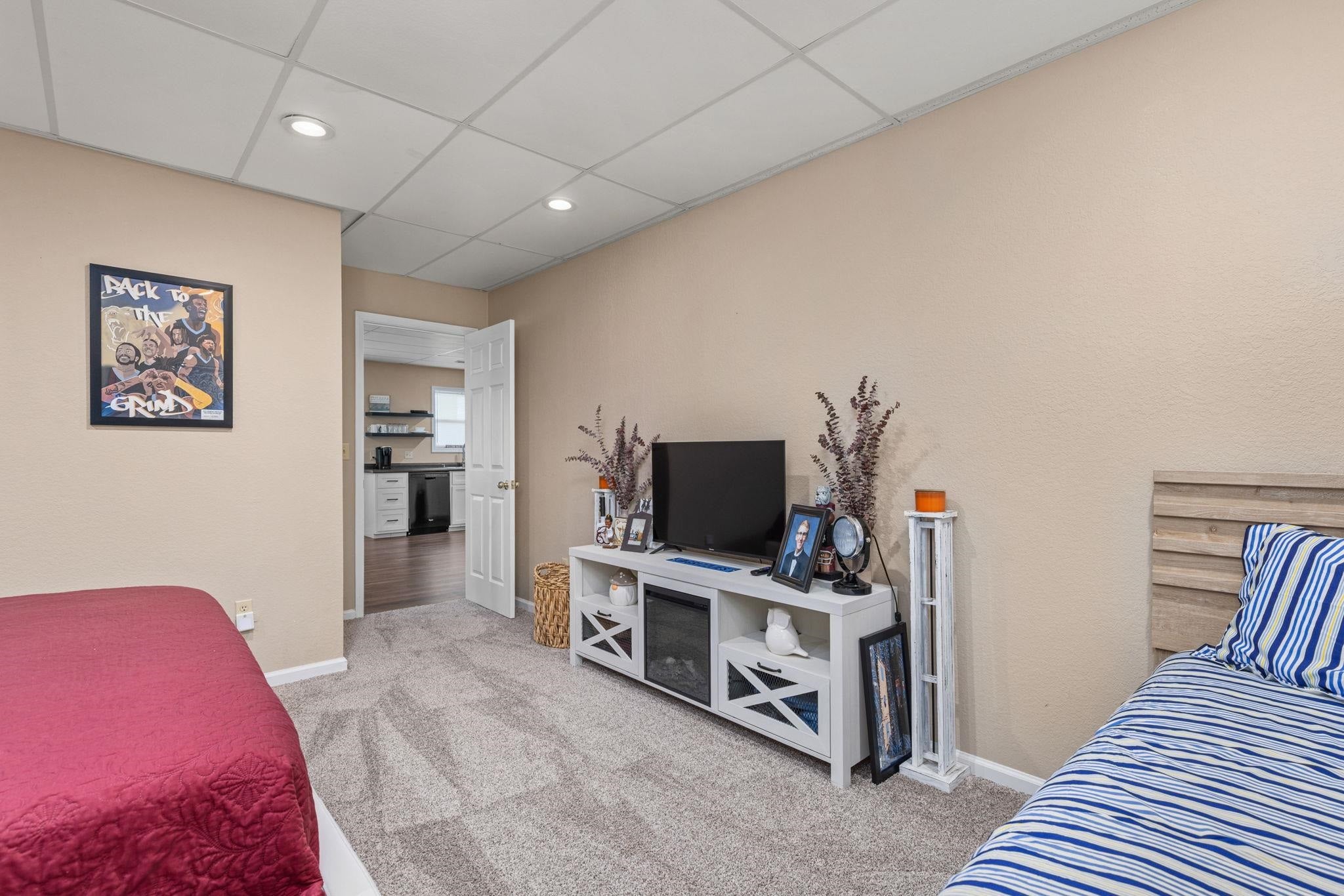 Muscle Shoals, Alabama, 35661, United States, 6 Bedrooms Bedrooms, ,5 BathroomsBathrooms,Residential,Active,1880296