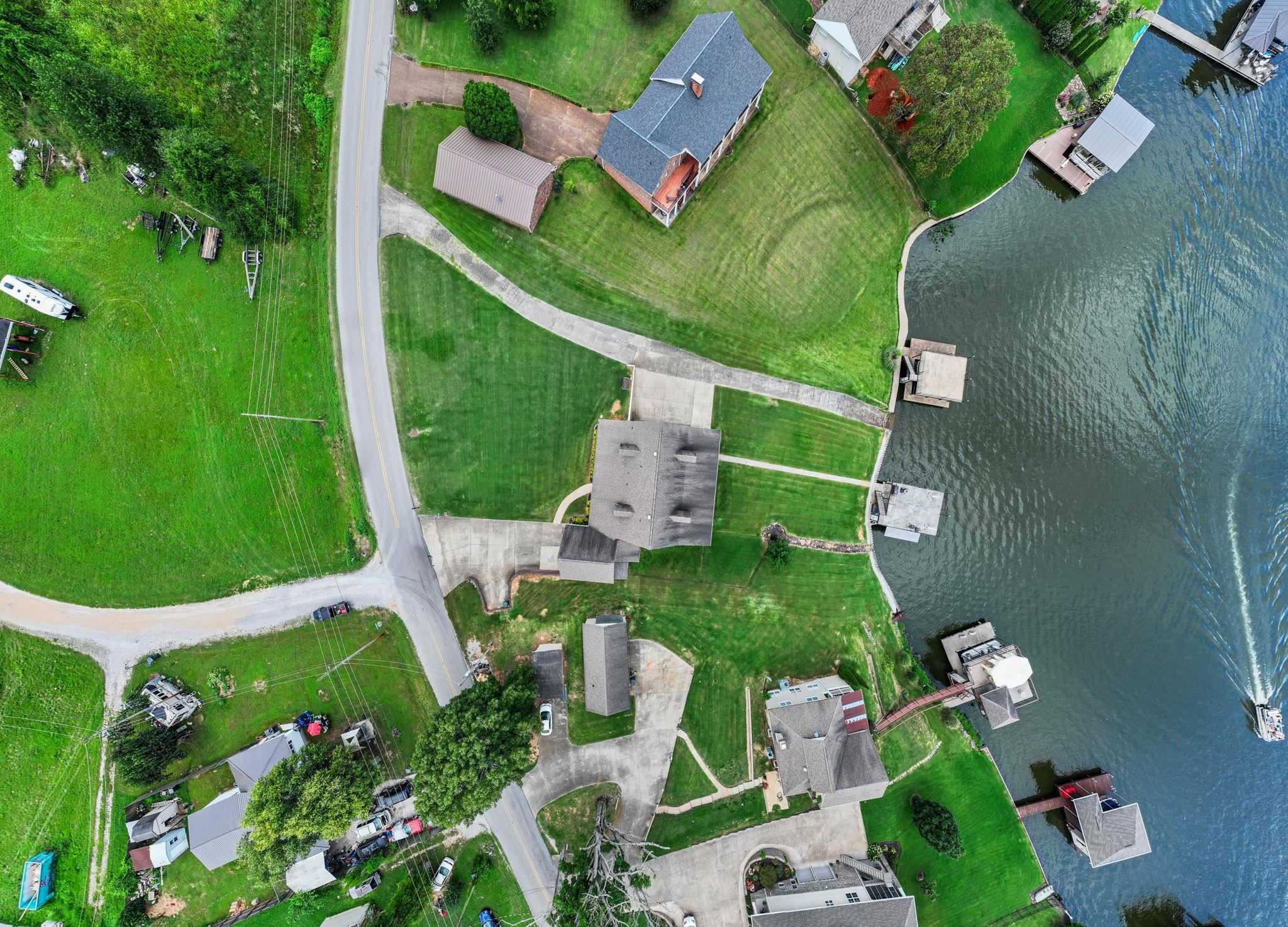 Muscle Shoals, Alabama, 35661, United States, 6 Bedrooms Bedrooms, ,5 BathroomsBathrooms,Residential,Active,1880296