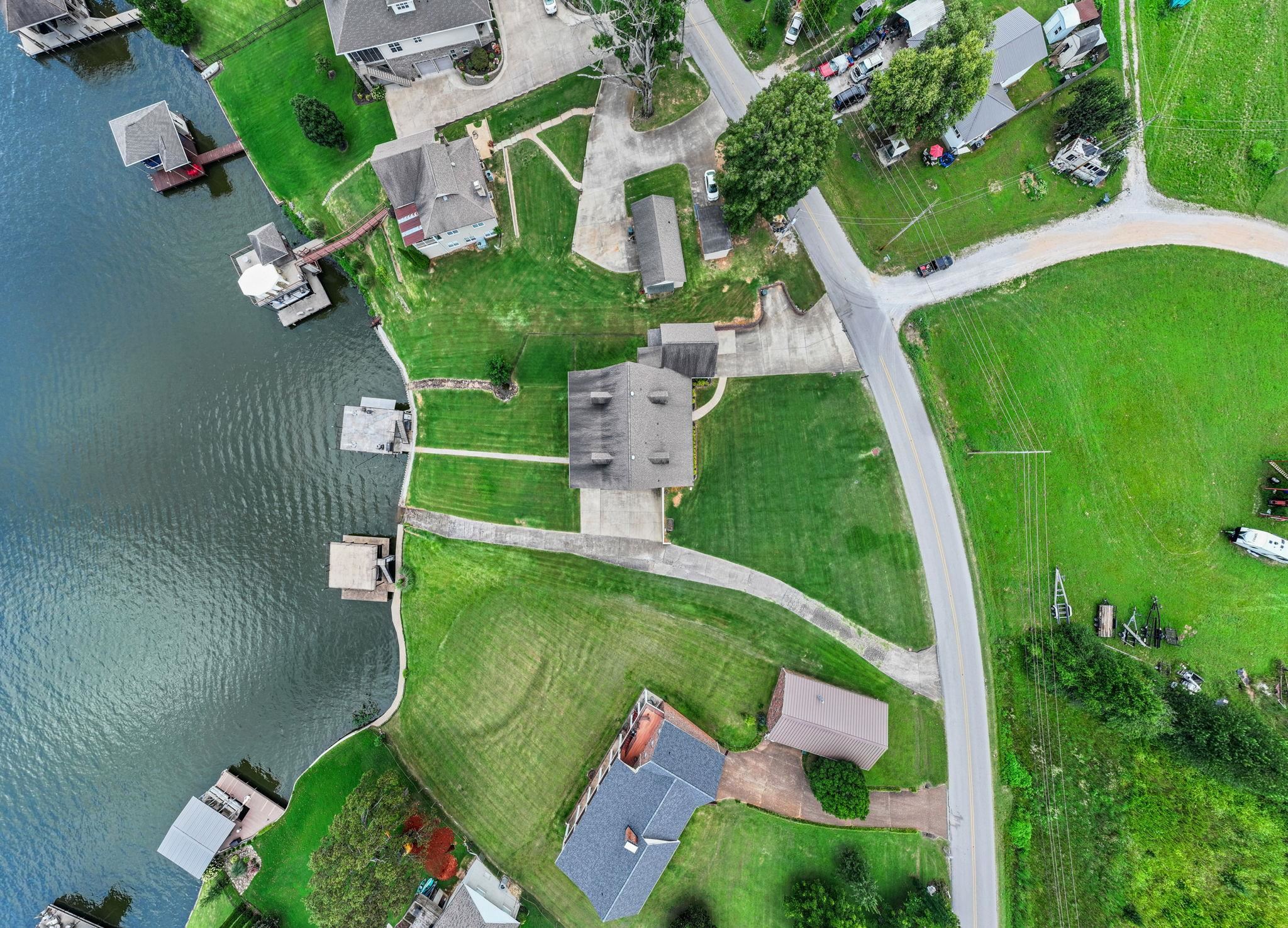 Muscle Shoals, Alabama, 35661, United States, 6 Bedrooms Bedrooms, ,5 BathroomsBathrooms,Residential,Active,1880296