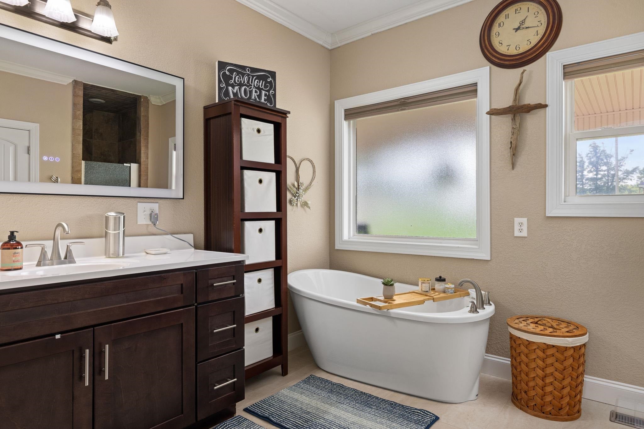 Muscle Shoals, Alabama, 35661, United States, 6 Bedrooms Bedrooms, ,5 BathroomsBathrooms,Residential,Active,1880296