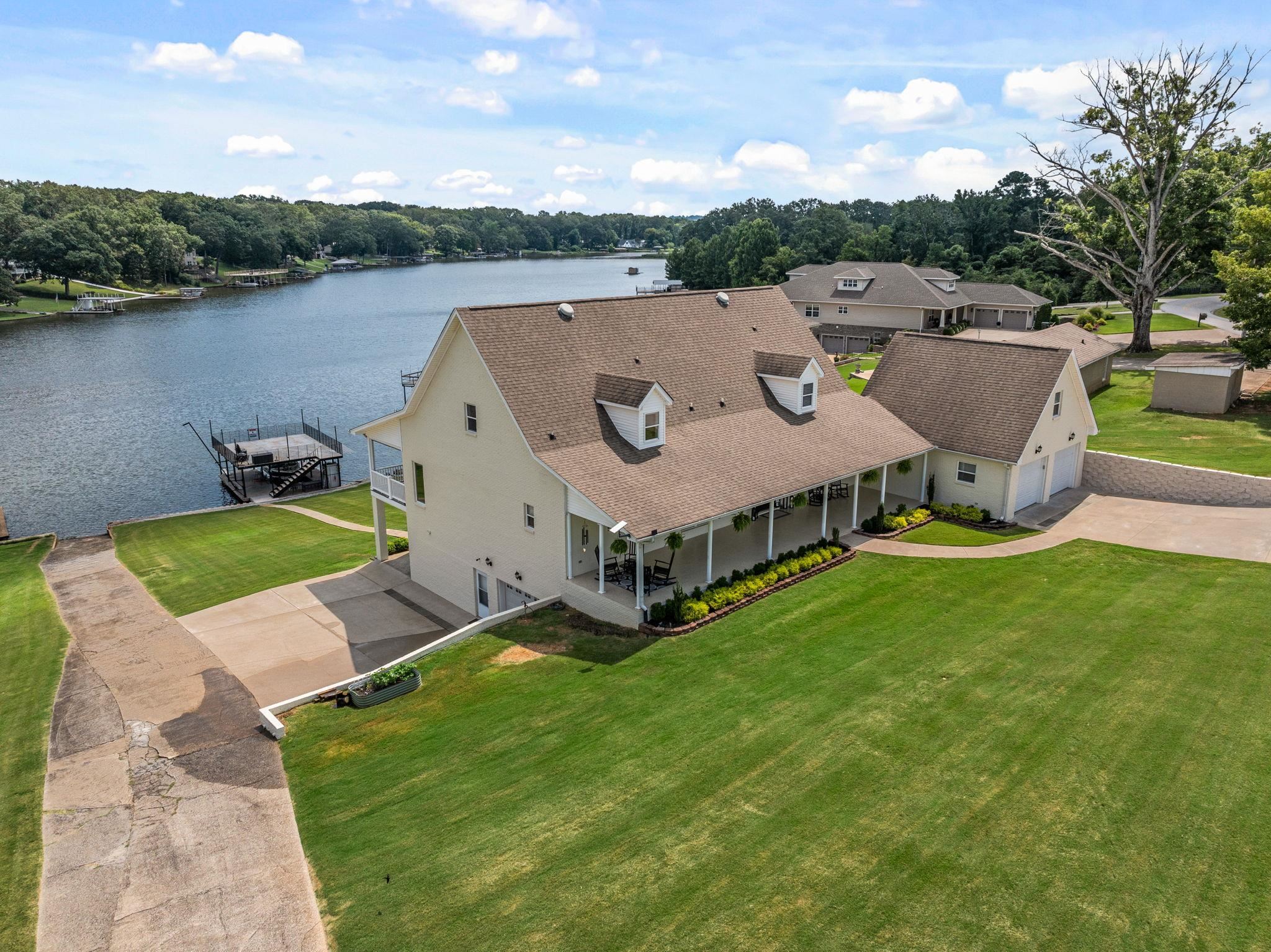 Muscle Shoals, Alabama, 35661, United States, 6 Bedrooms Bedrooms, ,5 BathroomsBathrooms,Residential,Active,1880296