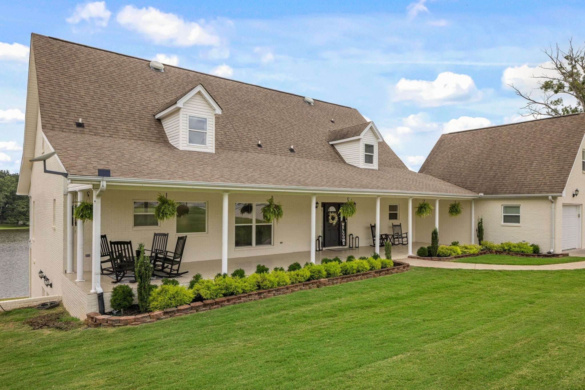 Muscle Shoals, Alabama, 35661, United States, 6 Bedrooms Bedrooms, ,5 BathroomsBathrooms,Residential,Active,1880296